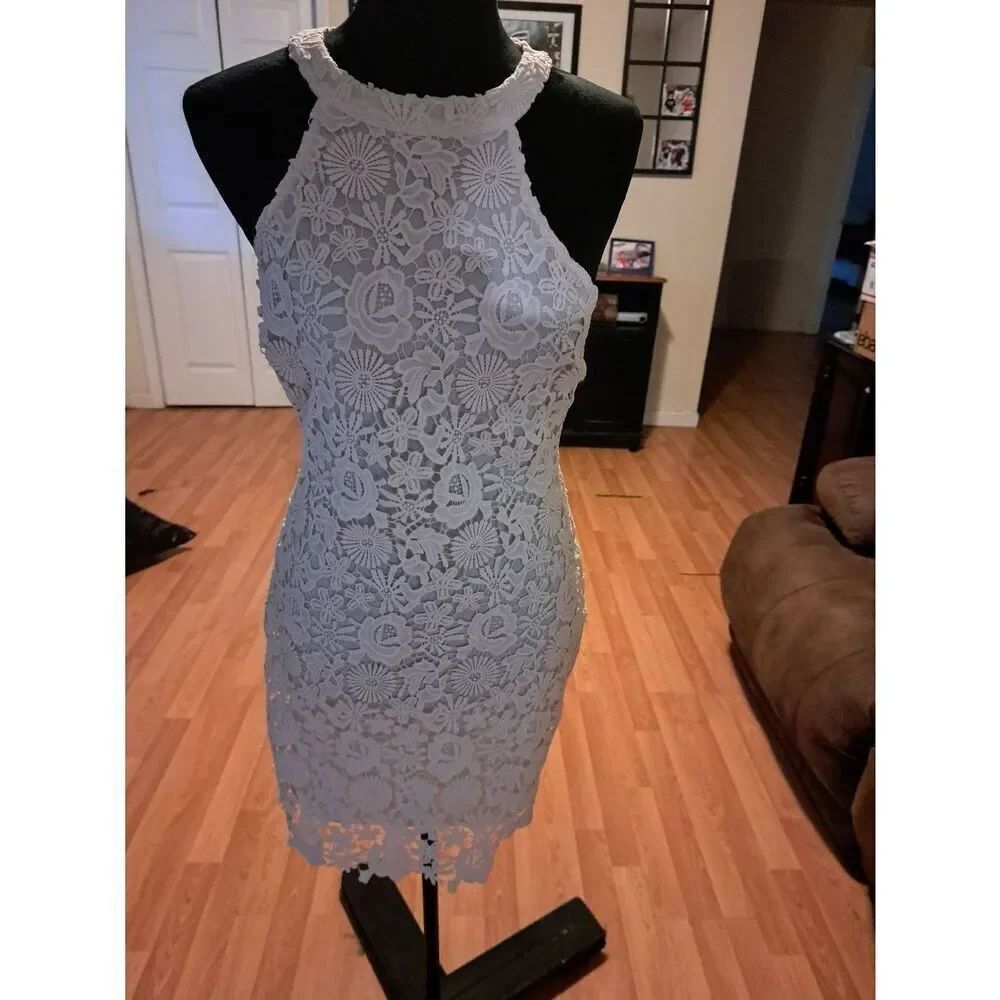 LULUS White Lace Dress Women’s Small Sleeveless Zip Back Bridal Party Cocktail